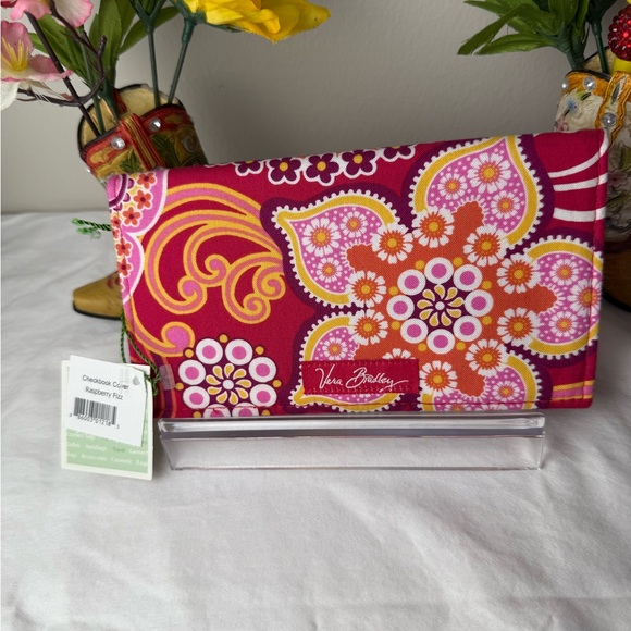 NWT Vera Bradley Raspberry Fizz Checkbook Cover Retired Pattern New - Picture 1 of 7